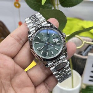 Rolex Datejust 41mm 126334 – Esfera Verde Menta con Bisel Estriado de Oro Blanco Réplica con Movimiento 3235