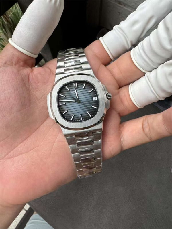 Patek Philippe Nautilus 40mm 5711 – Esfera Azul Réplica con Movimiento Automático Grabado
