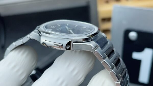 Patek Philippe Nautilus 35.2mm 7118 – Esfera Azul con Bisel de Diamantes Réplica con Movimiento Automático - Imagen 3
