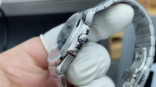 Patek Philippe Nautilus 35.2mm 7118 – Esfera Azul con Bisel de Diamantes Réplica con Movimiento Automático - Imagen 4