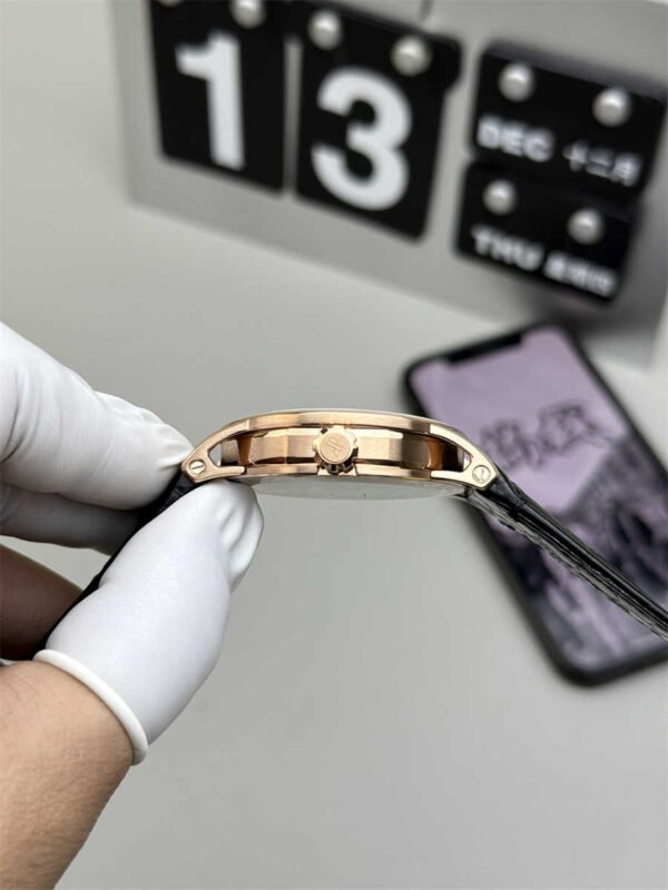 Audemars Piguet CODE 11.59 41mm 15210OR – Oro Rosa con Esfera Azul Réplica con Movimiento 4302 - Imagen 4