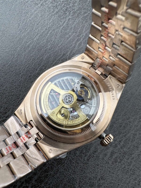 Rolex Oyster Perpetual 41mm 127385TBR – Oro Rosa Everose con Bisel de Diamantes y Esfera de Panal Réplica - Imagen 2
