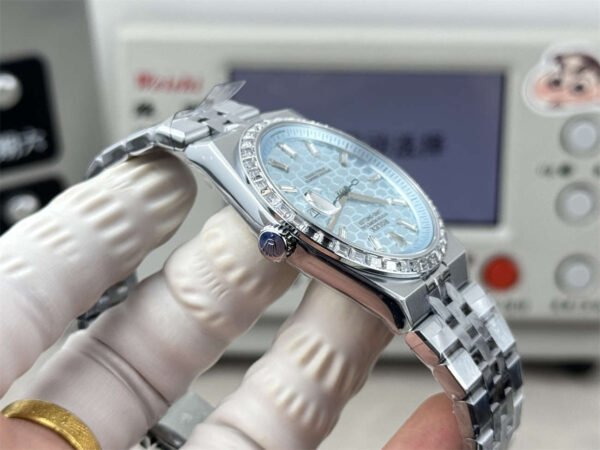 Rolex Land-Dweller 40mm 127386TBR-0001 – Tono Platino con Bisel de Diamantes Réplica - Imagen 5