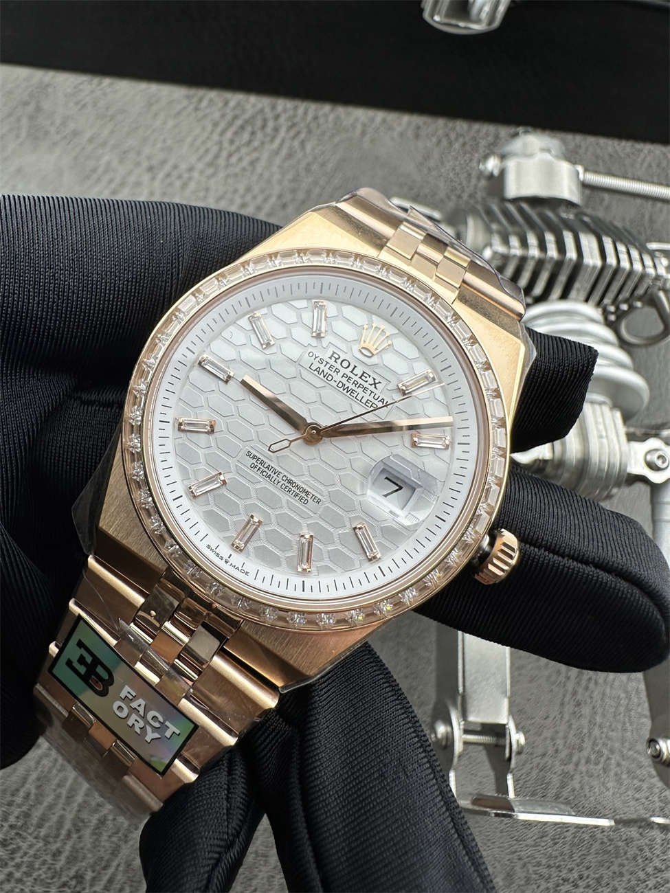 Rolex Oyster Perpetual 41mm 127385TBR – Oro Rosa Everose con Bisel de Diamantes y Esfera de Panal Réplica